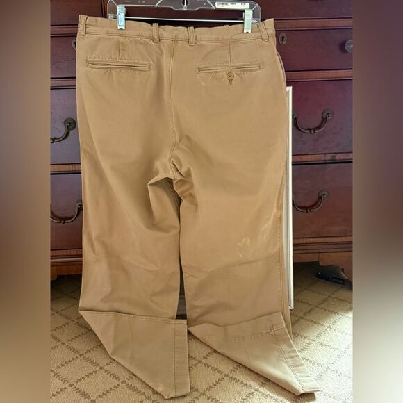 Vineyard Vines Broken In Chino Relaxed Fit Khaki 35 x 32 - Picture 2 of 10